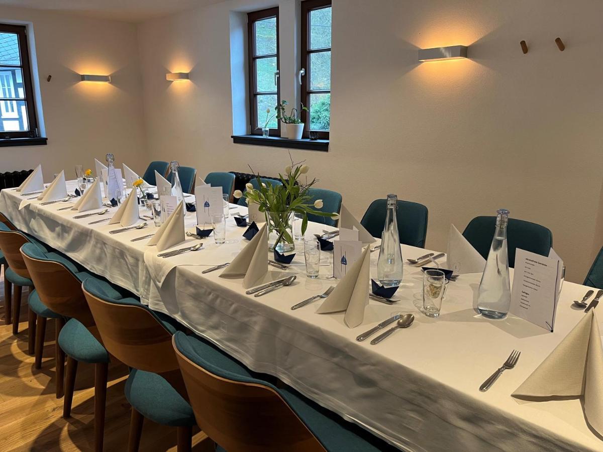 Landgasthof Zur Burg Grenzau Hoehr-Grenzhausen Ngoại thất bức ảnh
